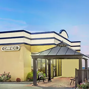 Days By Wyndham Military Circle Hotel