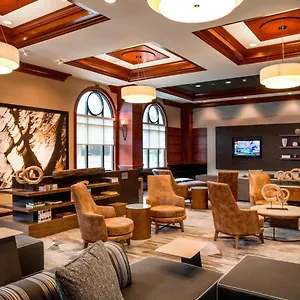Courtyard By Marriott Downtown Hotel