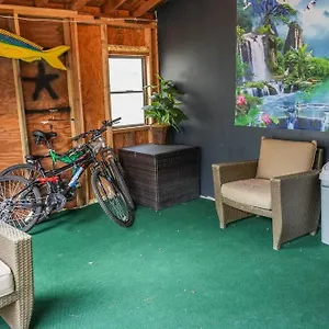 Historic Coastal Haven- Pet Friendly Fast Wi-fi Holiday home